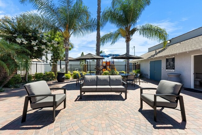 Building Photo - Villa Serrano Apartments