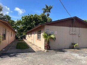 Building Photo - 3750 Desoto Ave