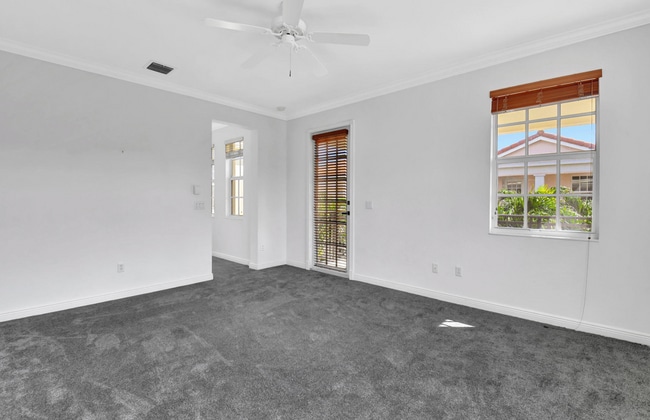 Foto del edificio - 838 NW 83rd Ln
