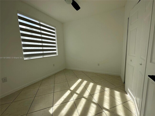 Foto del edificio - 2447 SE 14th Ave