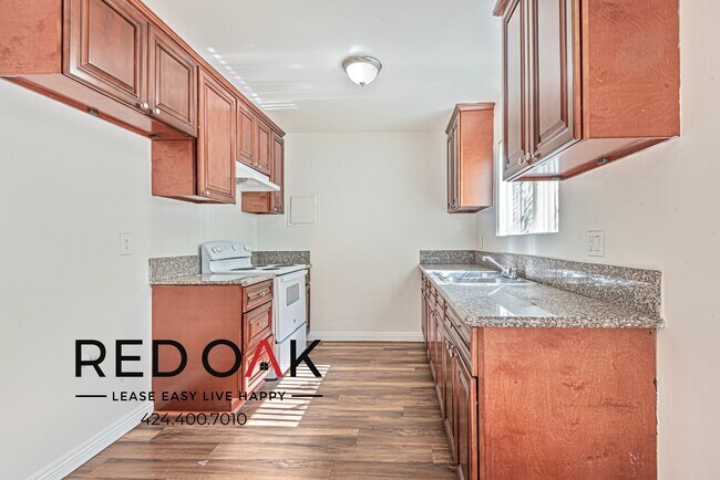 Foto del edificio - 587 N Dudley St