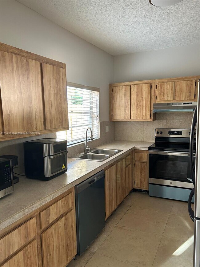 Foto del edificio - 19172 NW 82nd Cir Ct