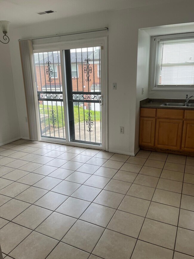 Foto del edificio - 2611 Hallam Ct