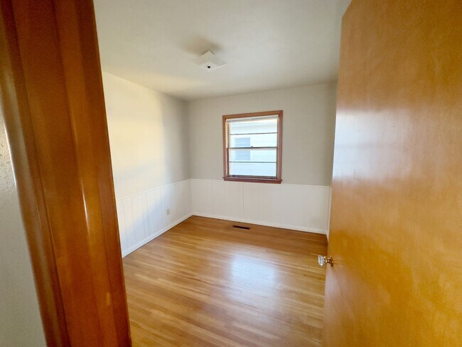 Foto del edificio - Rare 3 bedroom plus office home for rent!