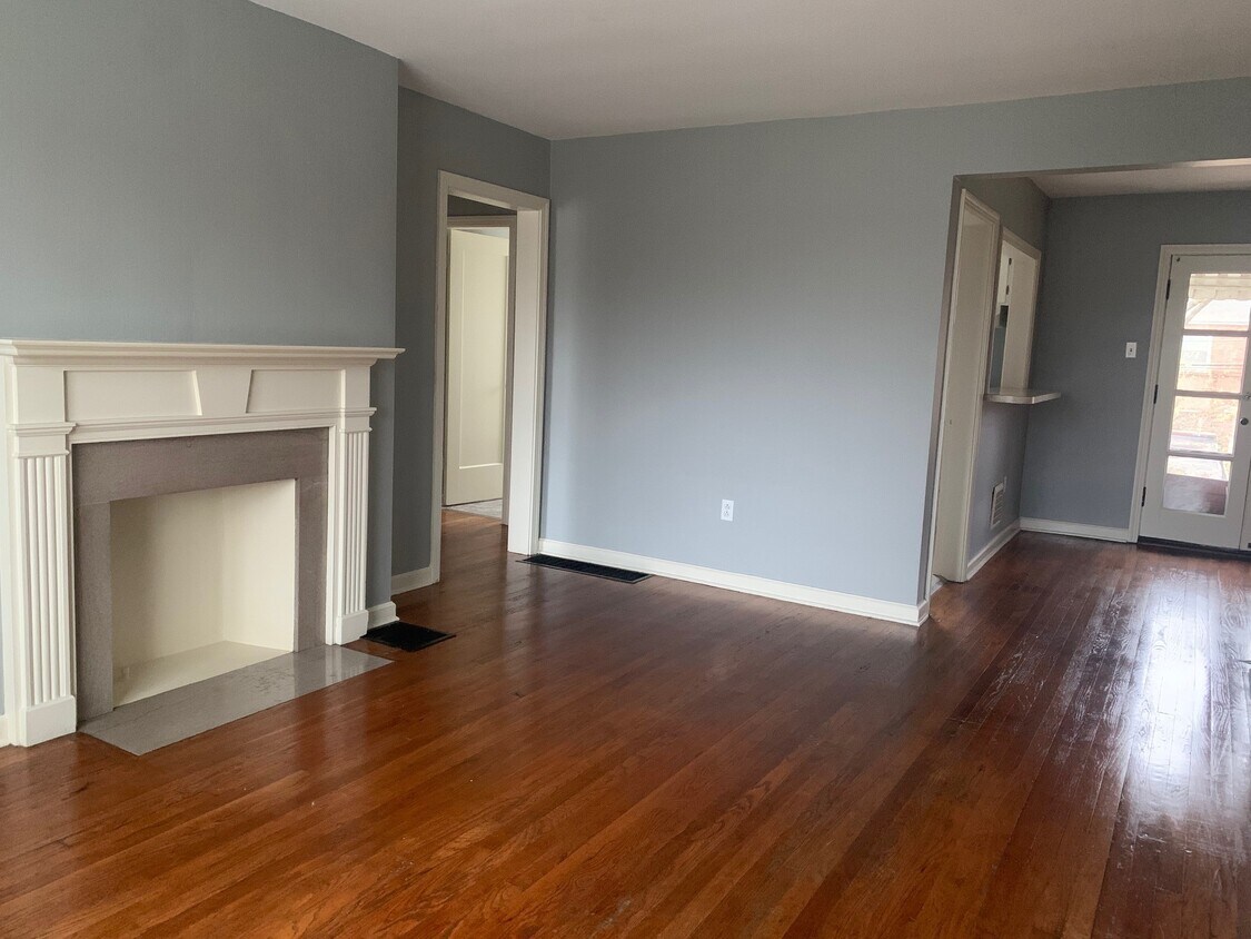 Primary Photo - 2074 Ridgeview Rd