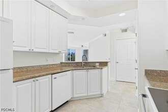Building Photo - 2825 Palm Beach Blvd