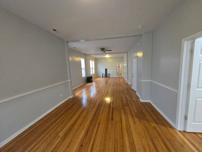 Foto del edificio - 7618 S Emerald Ave