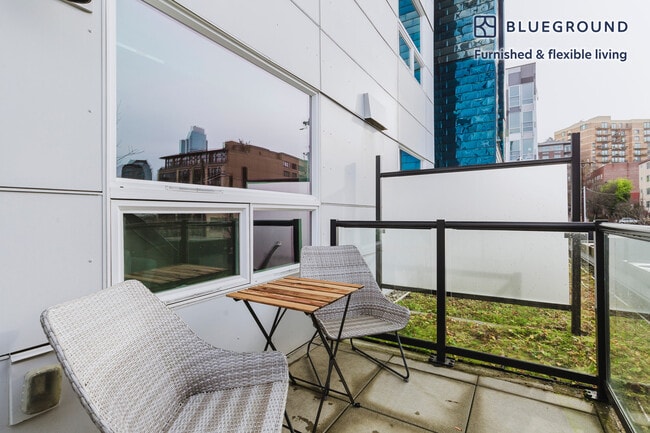 Foto del edificio - 1530 Belmont Ave