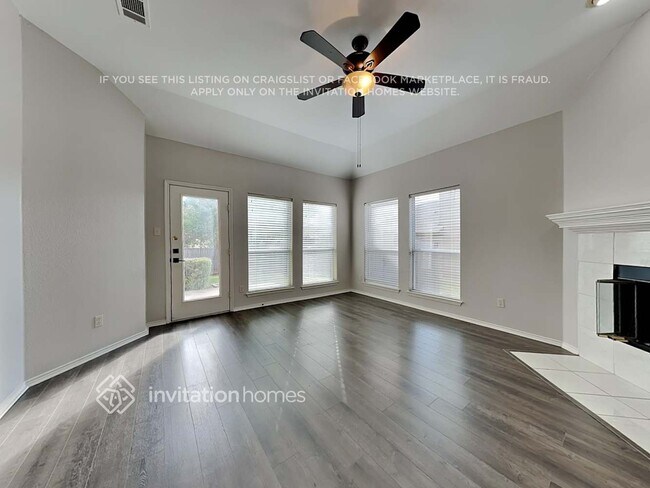 Foto del edificio - 1755 Cresthill Dr