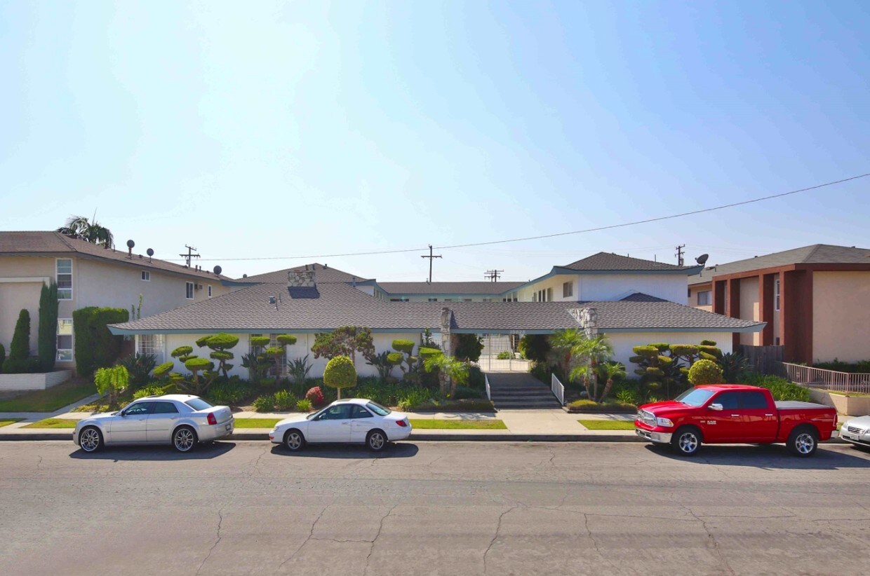 Primary Photo - 15828 Landmark Dr