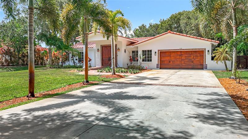Foto principal - 12100 NW 4th St