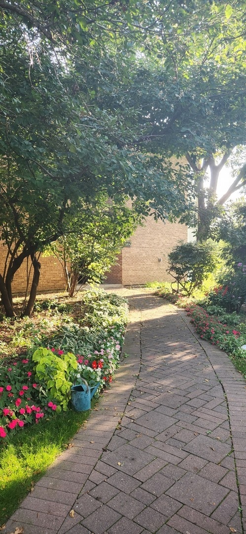 Foto del edificio - 5534 E Lake Dr