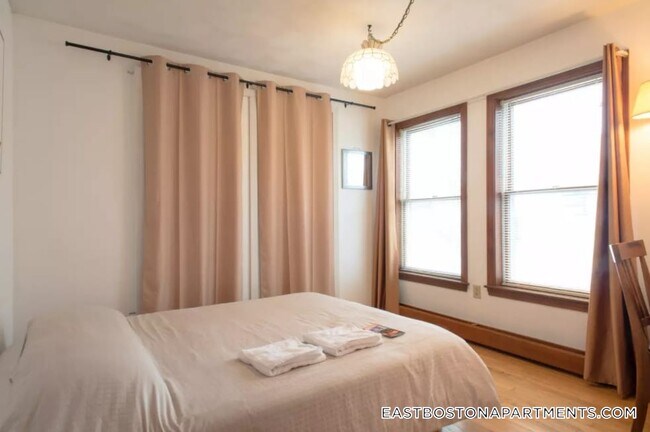 Foto del edificio - 28 Orleans St