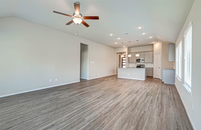 Building Photo - 24010 Barnett Overlook