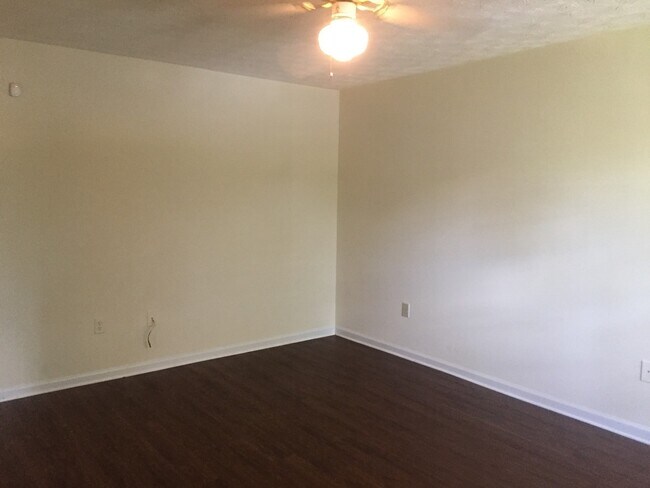 Foto del edificio - PRE-LEASING FOR AUGUST!