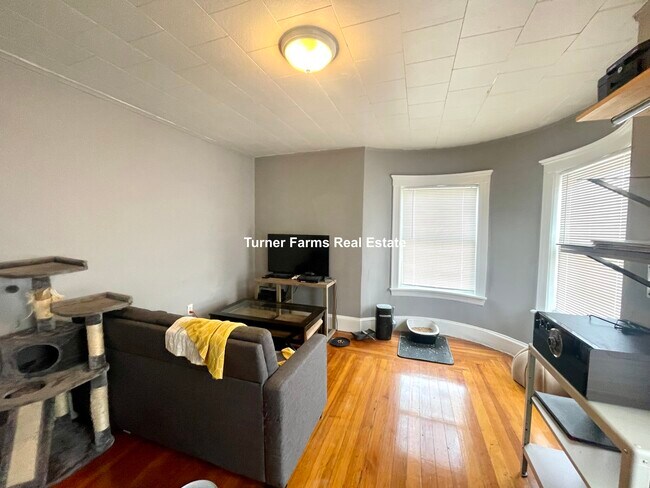 Building Photo - 22 Alberta Ter