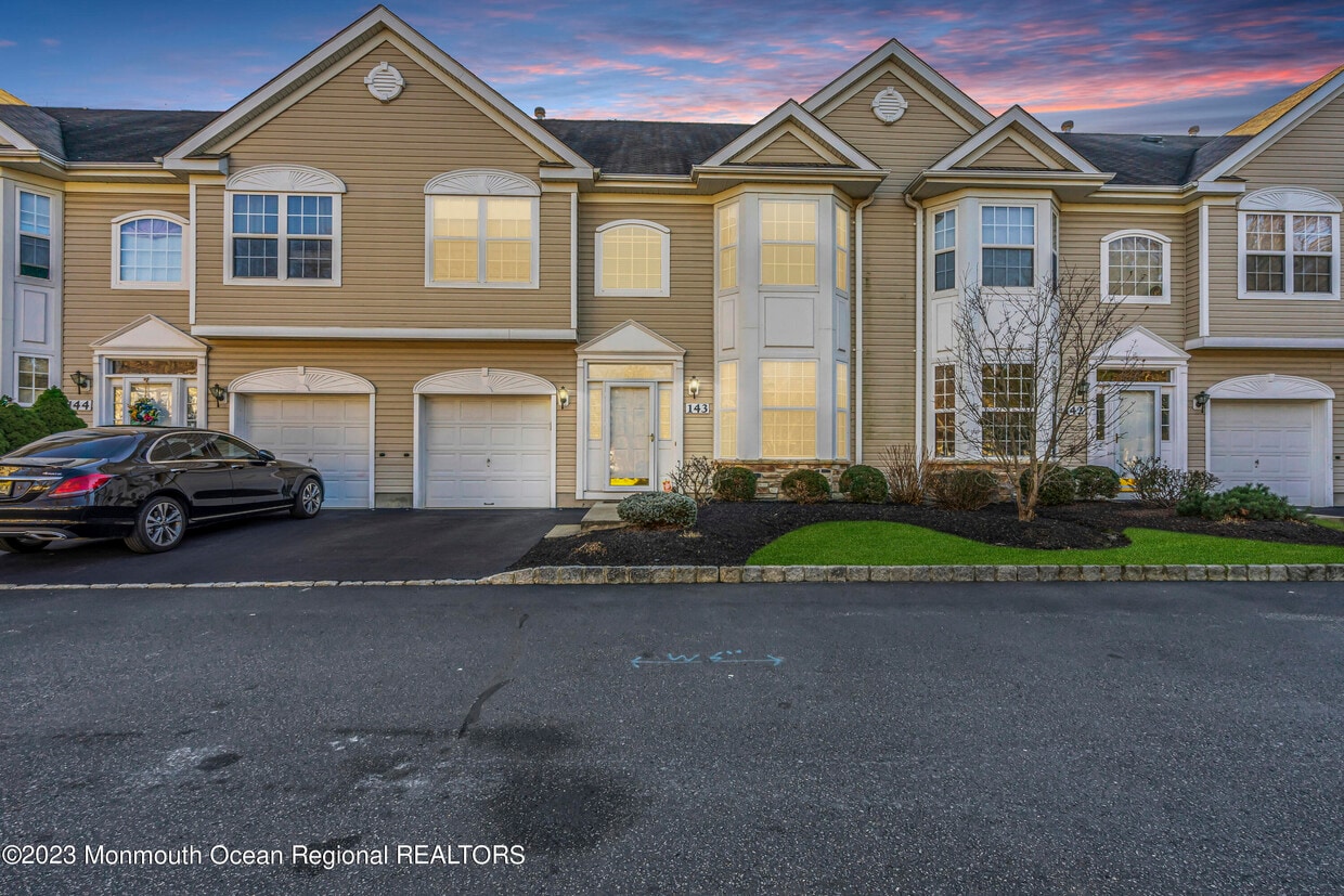 143 Shinnecock Dr, Manalapan Township, NJ 07726 Condo for Rent in