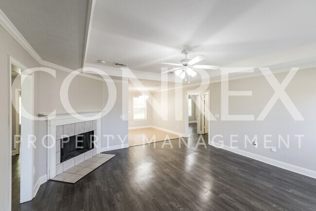Building Photo - Adorable 3 Bedroom