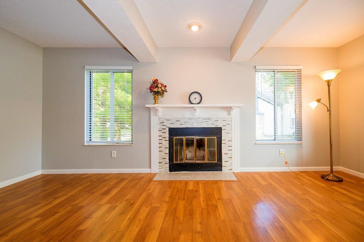 Foto principal - 6297 Tara Hill Dr