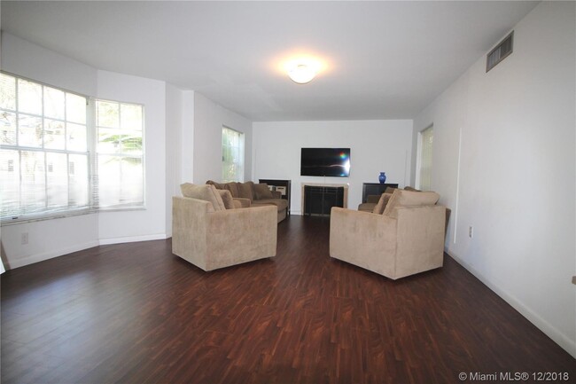 Foto del edificio - 7246 SW 146th Street Cir