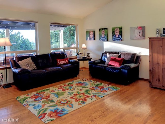 Building Photo - 4 br, 3 bath House - 56 Grand View Lane