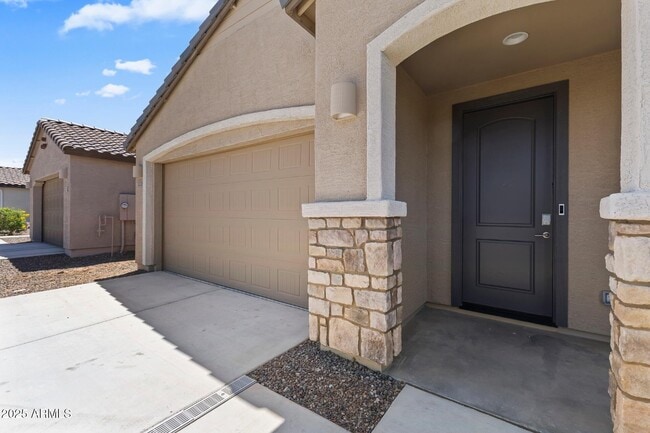 Foto del edificio - 12219 E Wallflower Ln