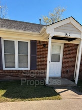 Building Photo - 917 Wickford Dr