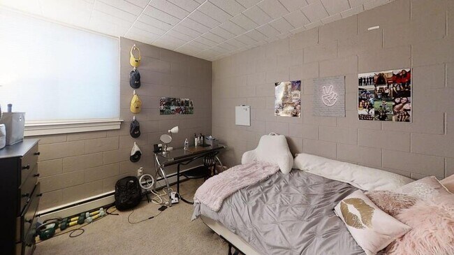 Building Photo - 927 S Forest-927-103