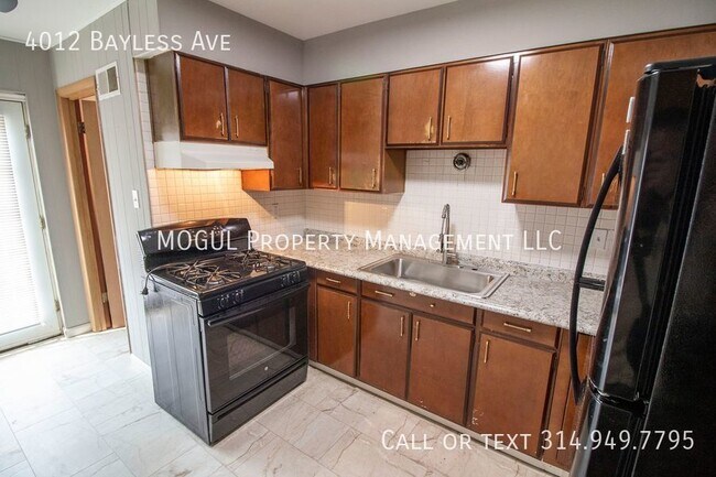 Building Photo - 2-level Townhouse!  ***FREE Rent Special***