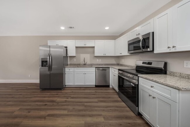 Building Photo - 212 Tabor Dr