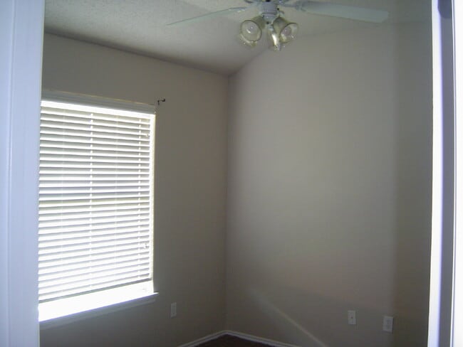 Foto del edificio - 6542 86th St