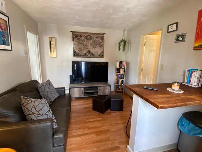 Building Photo - 16 Lincoln St