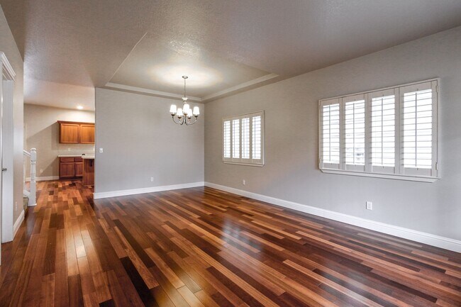 Foto del edificio - Beautiful 4 bedroom 2.5 bathroom home-Skyv...