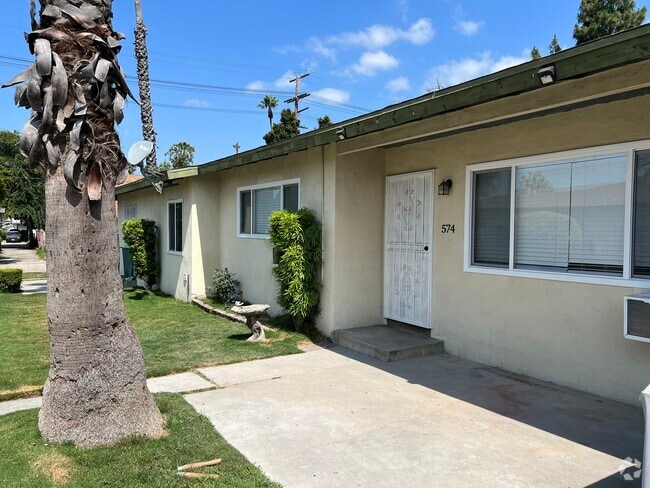 Building Photo - 574 N Wilson Ave