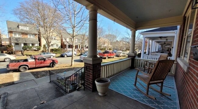 Building Photo - 3213 W Grace St