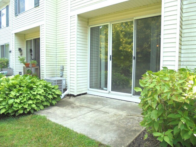 Foto del edificio - 1454 Walnut Hill Ave
