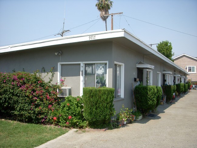 Building Photo - 9711-9717 Salt Lake Ave