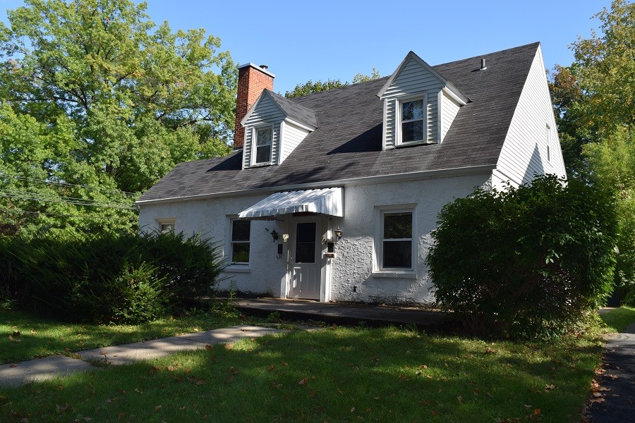 Primary Photo - 208 W Foster Ave