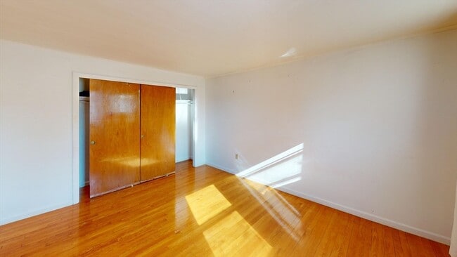 Building Photo - 187 Billings St