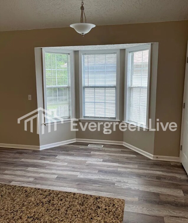 Foto del edificio - 3613 Burwick Pl