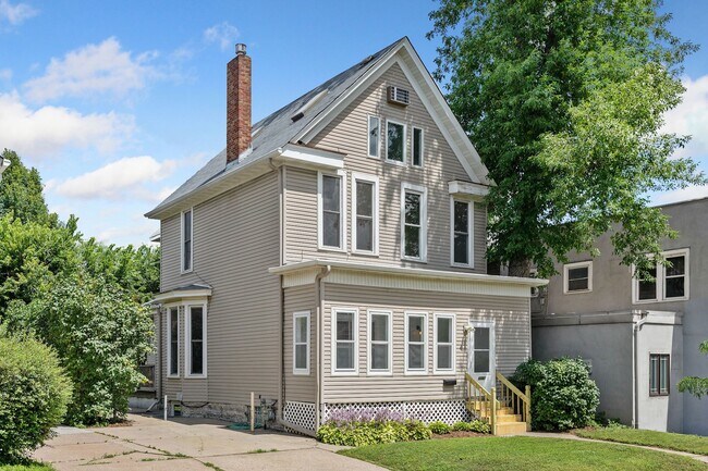 Building Photo - 1781 Selby Ave