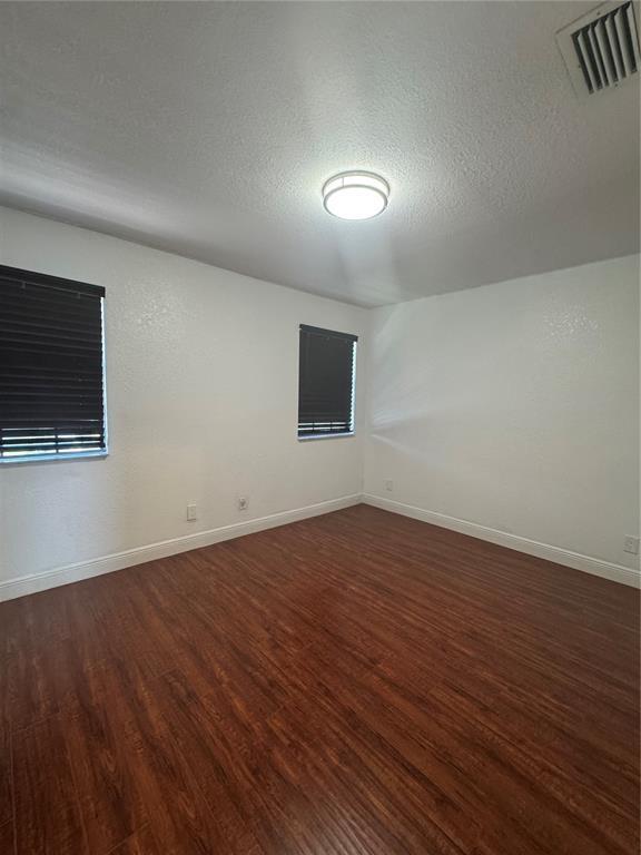 Foto del edificio - 10413 NW 3rd St
