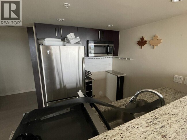 Building Photo - 8288 Lansdowne Rd