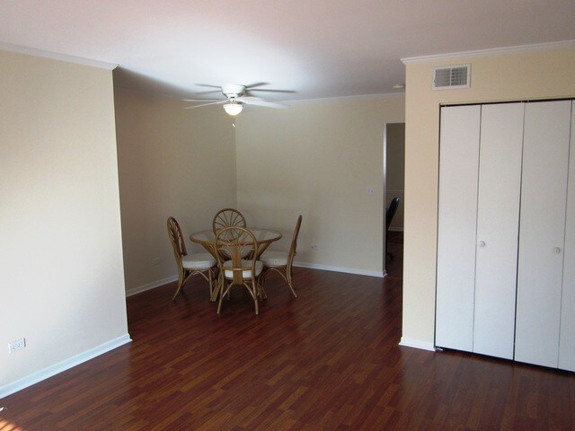 Building Photo - 876 Plum Grove Rd