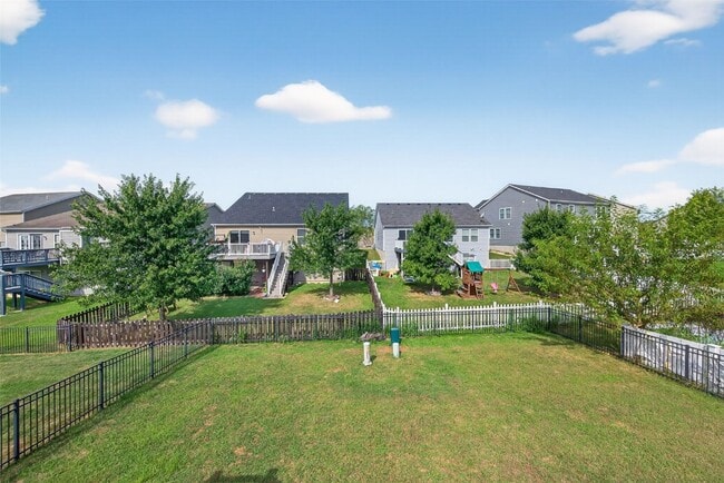 Building Photo - 535 Country Chase Dr