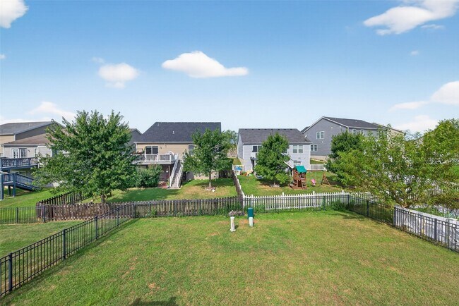 Foto del edificio - 535 Country Chase Dr