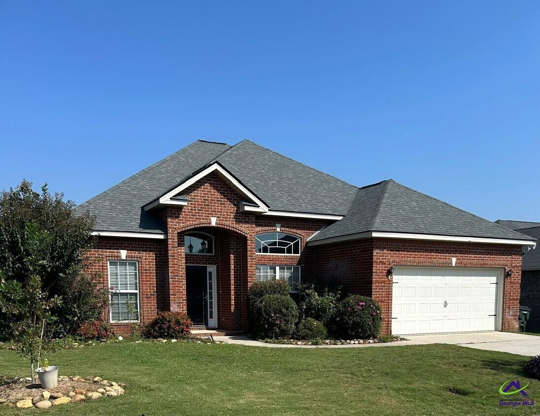 Primary Photo - 106 Post Oak Way