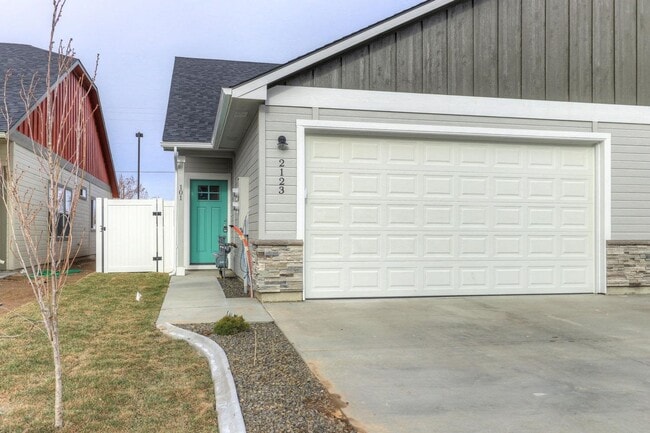 Building Photo - 2207 Ison Ct