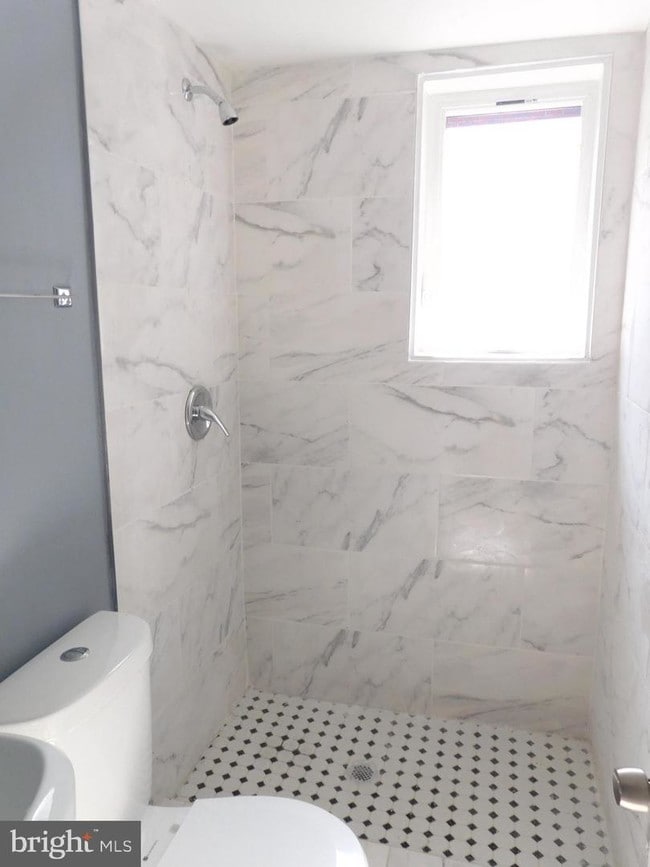 Building Photo - 1907 18th St SE