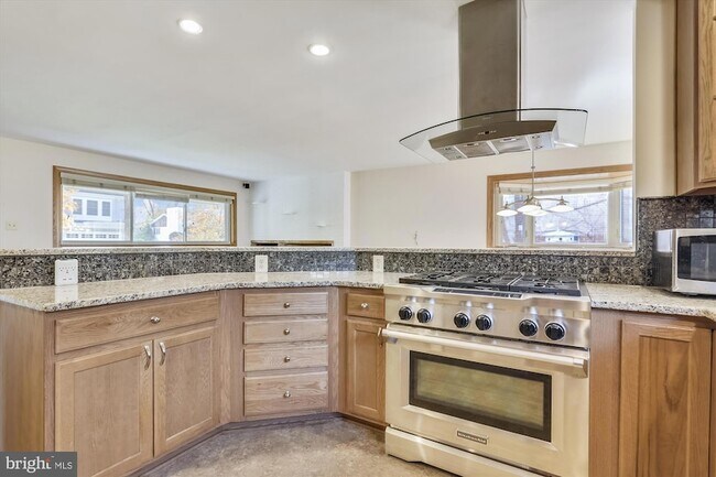 Foto del edificio - 6403 Tone Dr